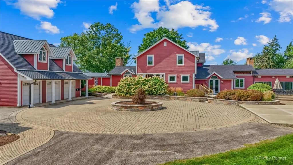 202 N Queen Anne Road, Woodstock