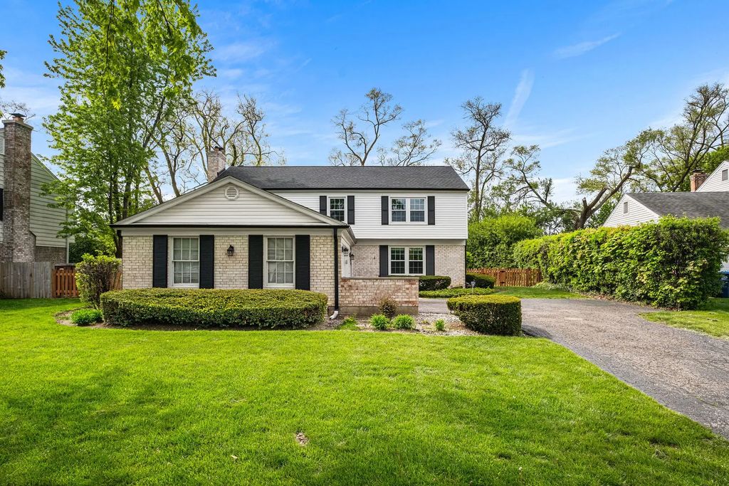 1115 Antique Lane, Northbrook