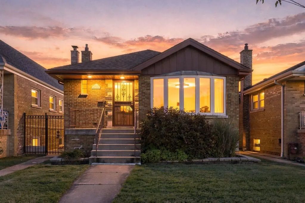 4514 S Kedvale Avenue, Chicago