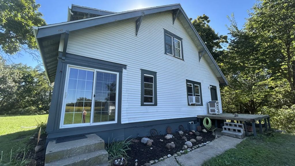877 E County Road 2600 Road, Niota