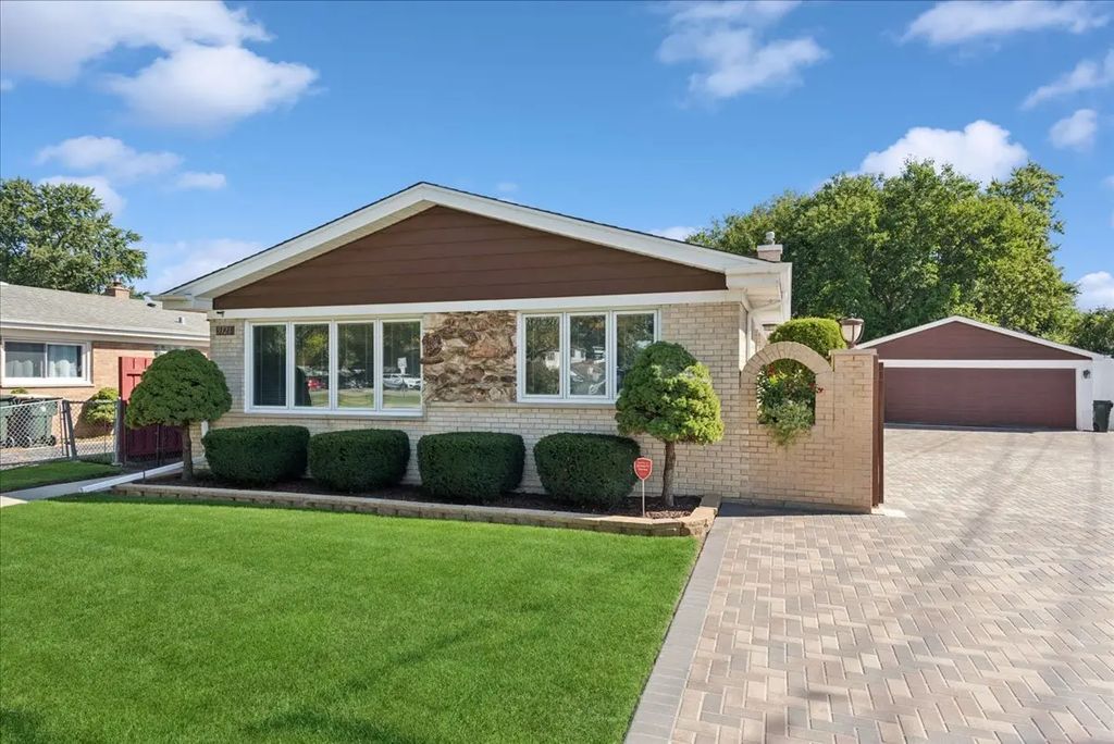 9121 Harlem Avenue, Morton Grove