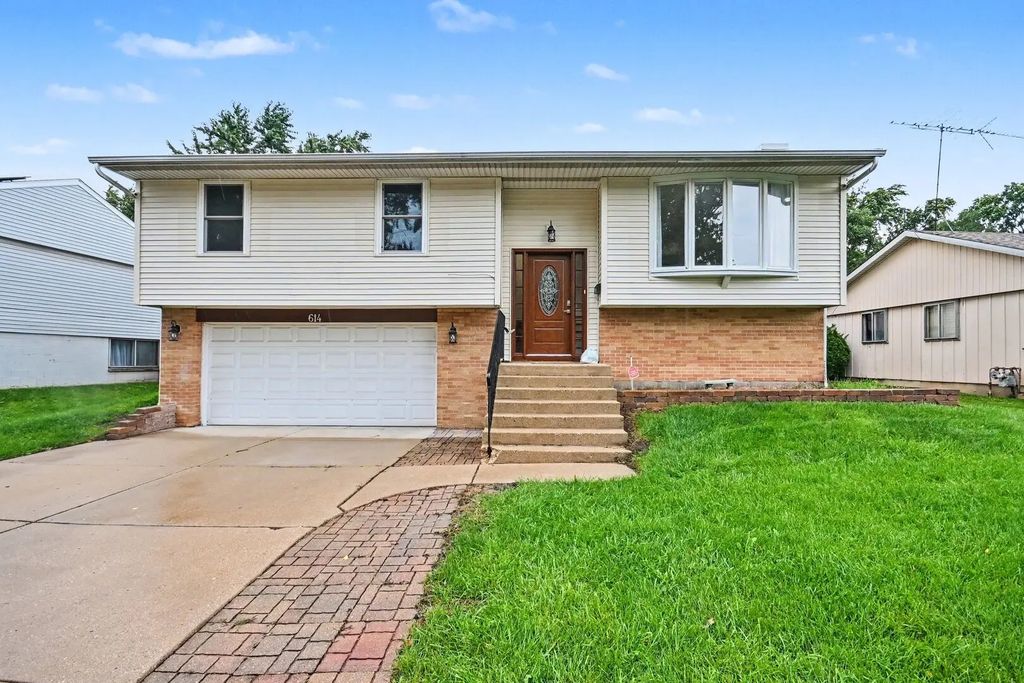 614 Oriole Drive, Streamwood