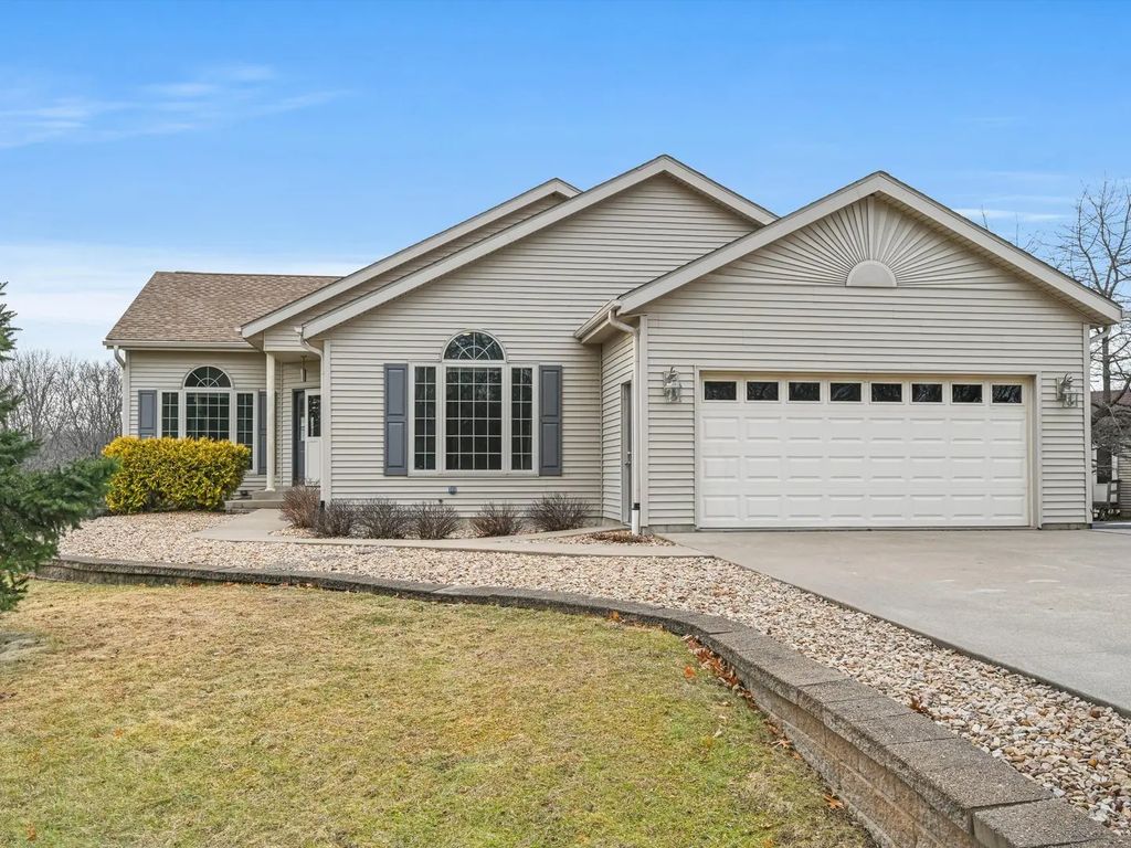 9a184 Cottonwood Court, Apple River