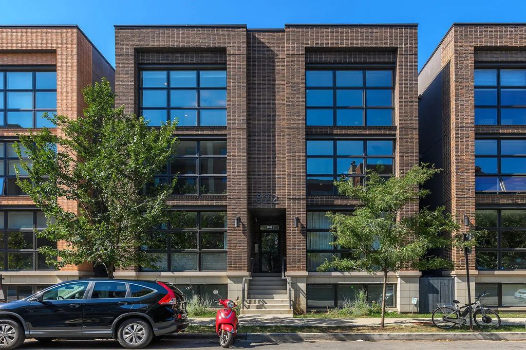 822 N Marshfield Avenue 3s, Chicago