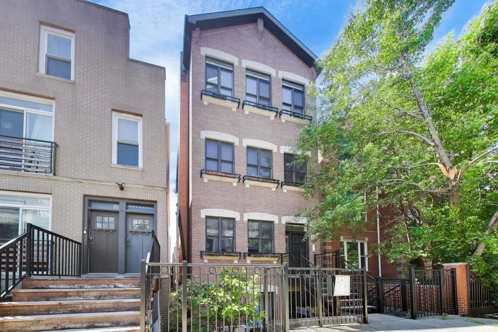 1339 W Walton Street 3, Chicago