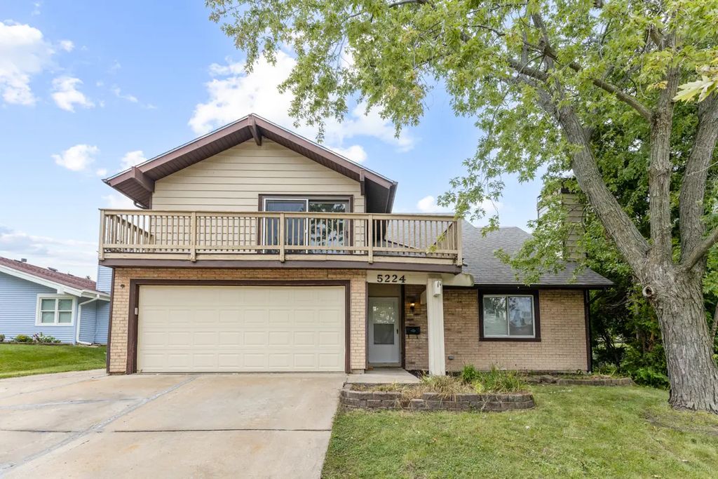 5224 Arlington Circle, Hanover Park