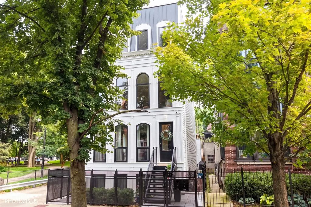 2321 W Belden Avenue 1, Chicago