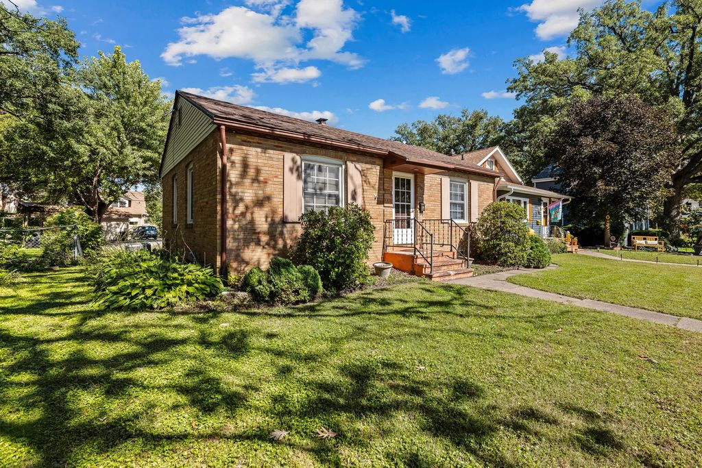 2523 23rd Avenue, Rock Island