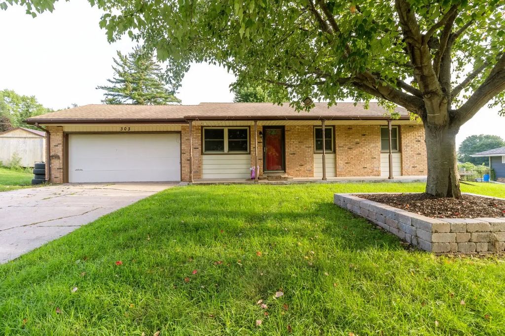 303 Hough Drive, Machesney Park