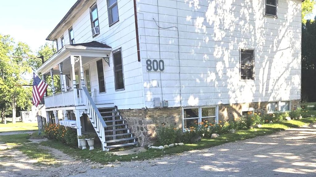 782 Washington Street, Woodstock