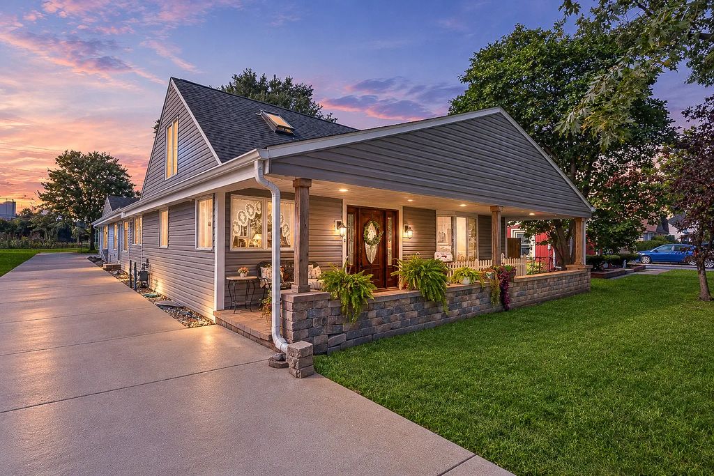 3124 Rhodes Avenue, Melrose Park