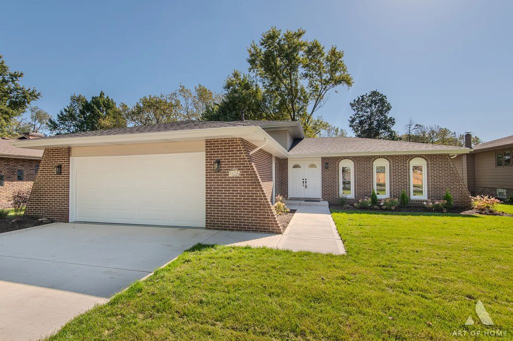 11226 S Deerpath Lane, Palos Hills