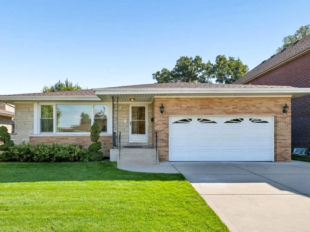4567 N Oakview Street, Chicago