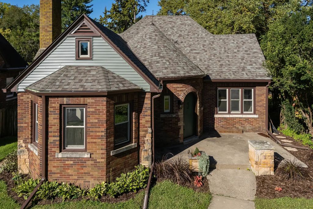 1616 Marlo Avenue, Davenport