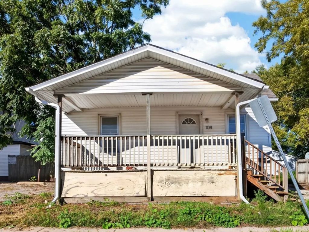 104 N Allin Street, Bloomington