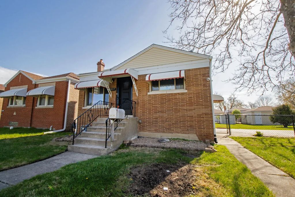 2337 Park Avenue, North Riverside