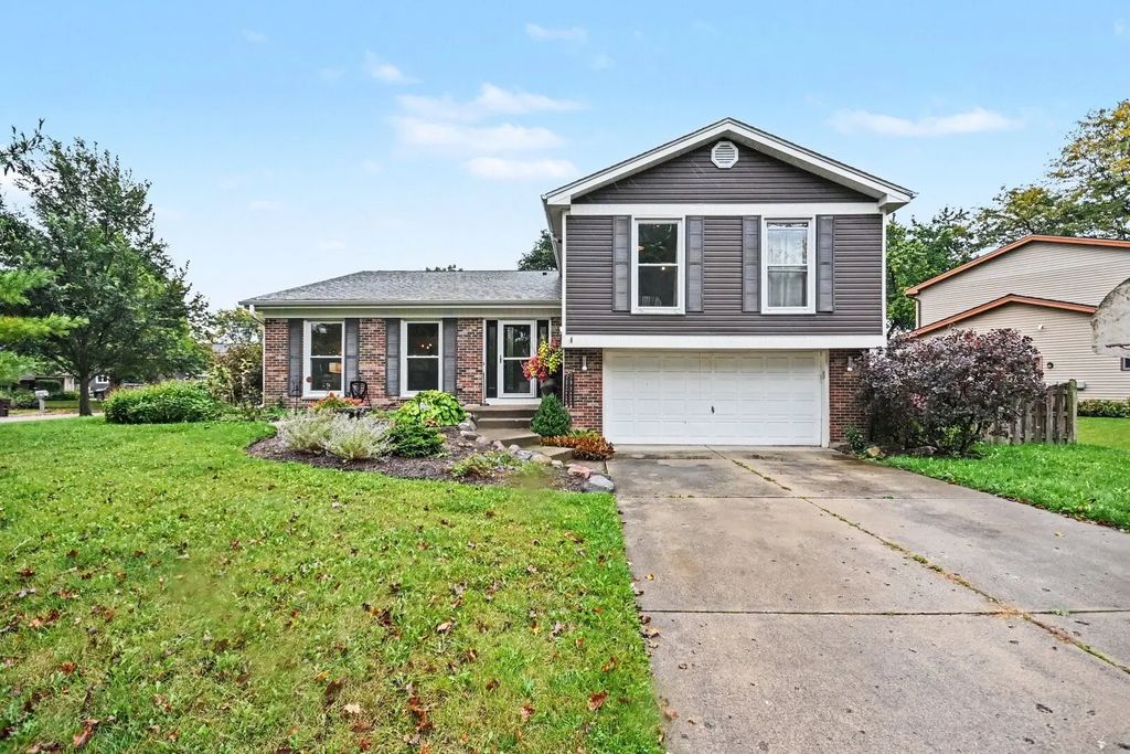 1021 Colony Drive, Crystal Lake