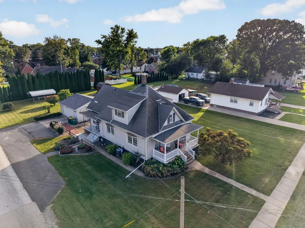 1211 E Broadway Street, Streator
