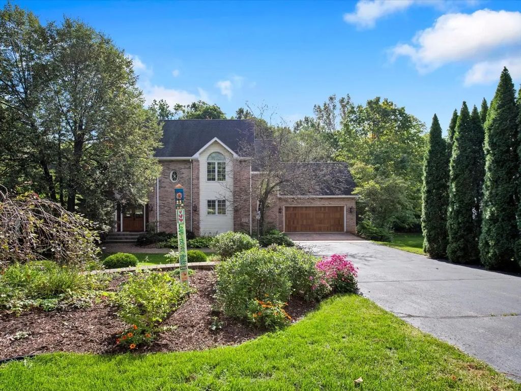 5131 Regents Park Road, Rockford