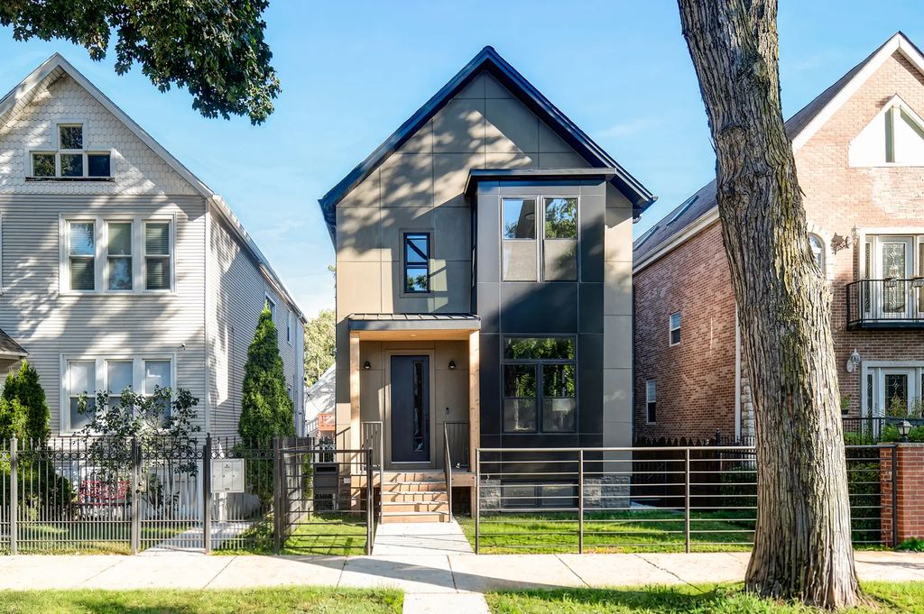 2520 W Shakespeare Avenue, Chicago