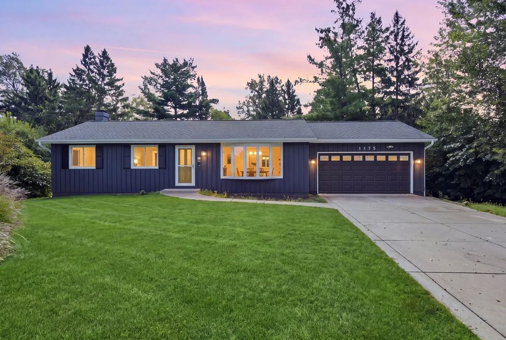 1175 Royal Boulevard, Elgin