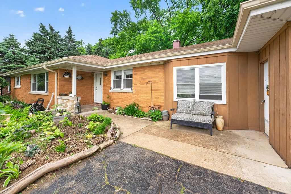 7307 W College Drive, Palos Heights