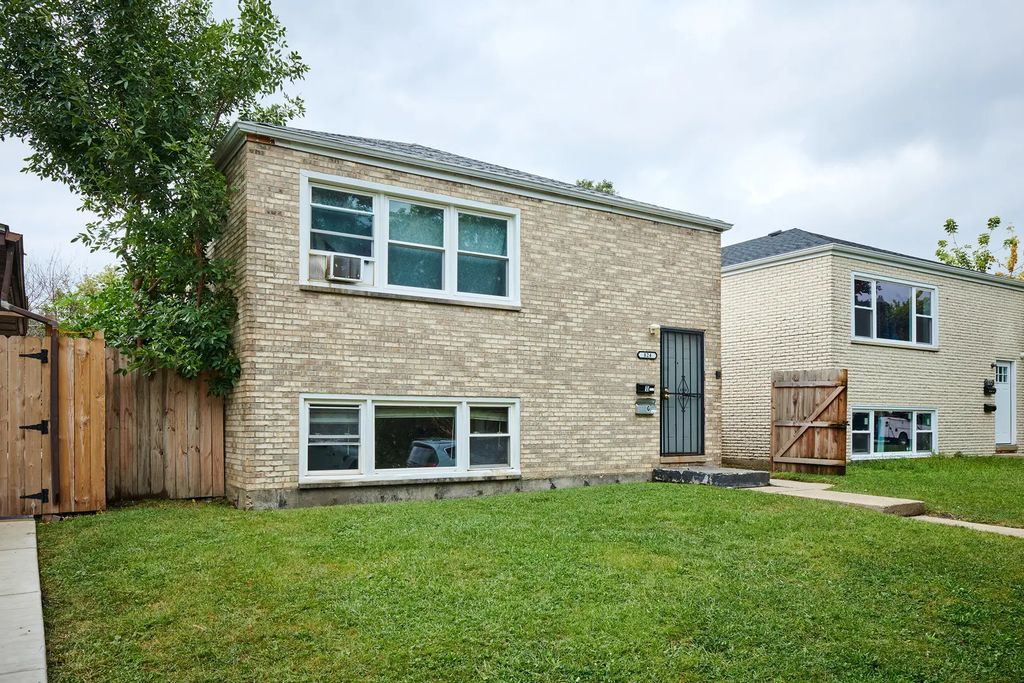 824 S 13th Avenue, Maywood