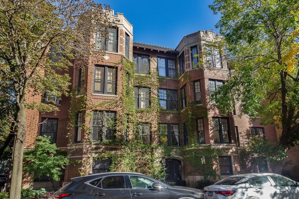 450 W Surf Street 1, Chicago