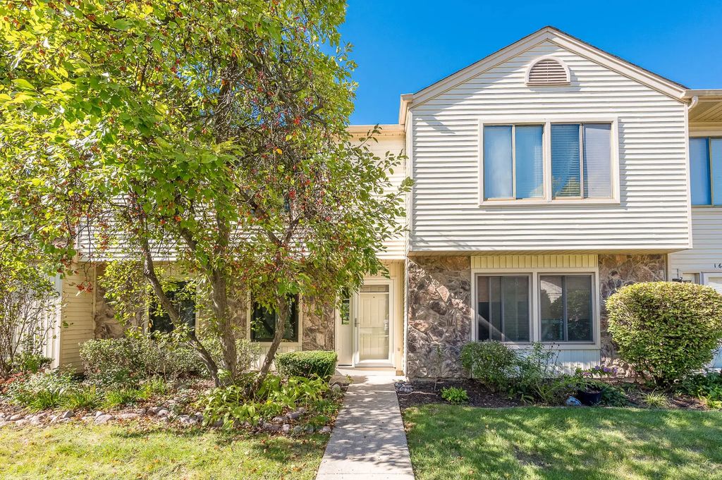 1632 Vermont Drive 4-2, Elk Grove Village