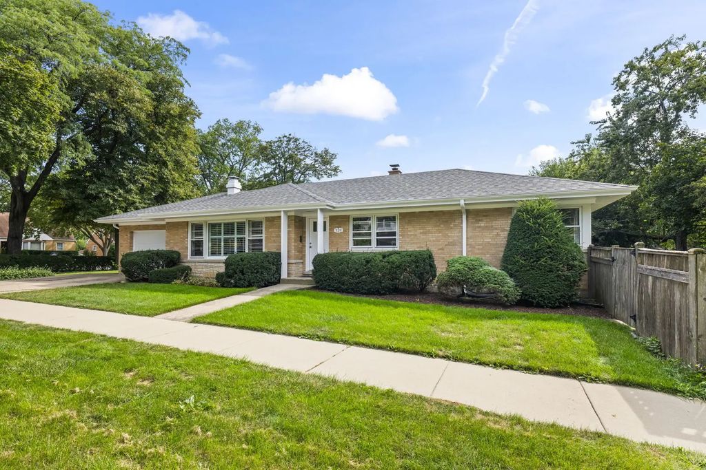 320 N Main Street, Mount Prospect