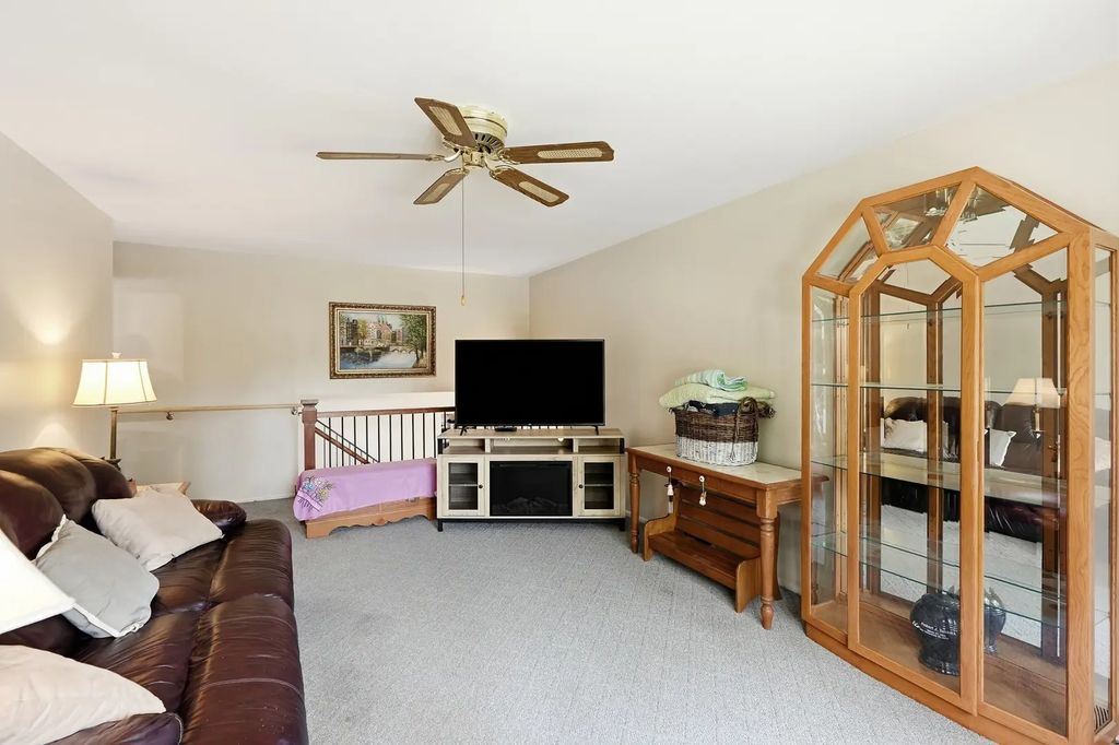 4328 Wagman Street, Oak Forest