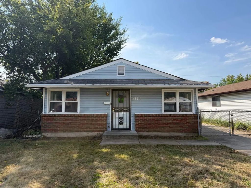 3227 Nelson Avenue, Robbins
