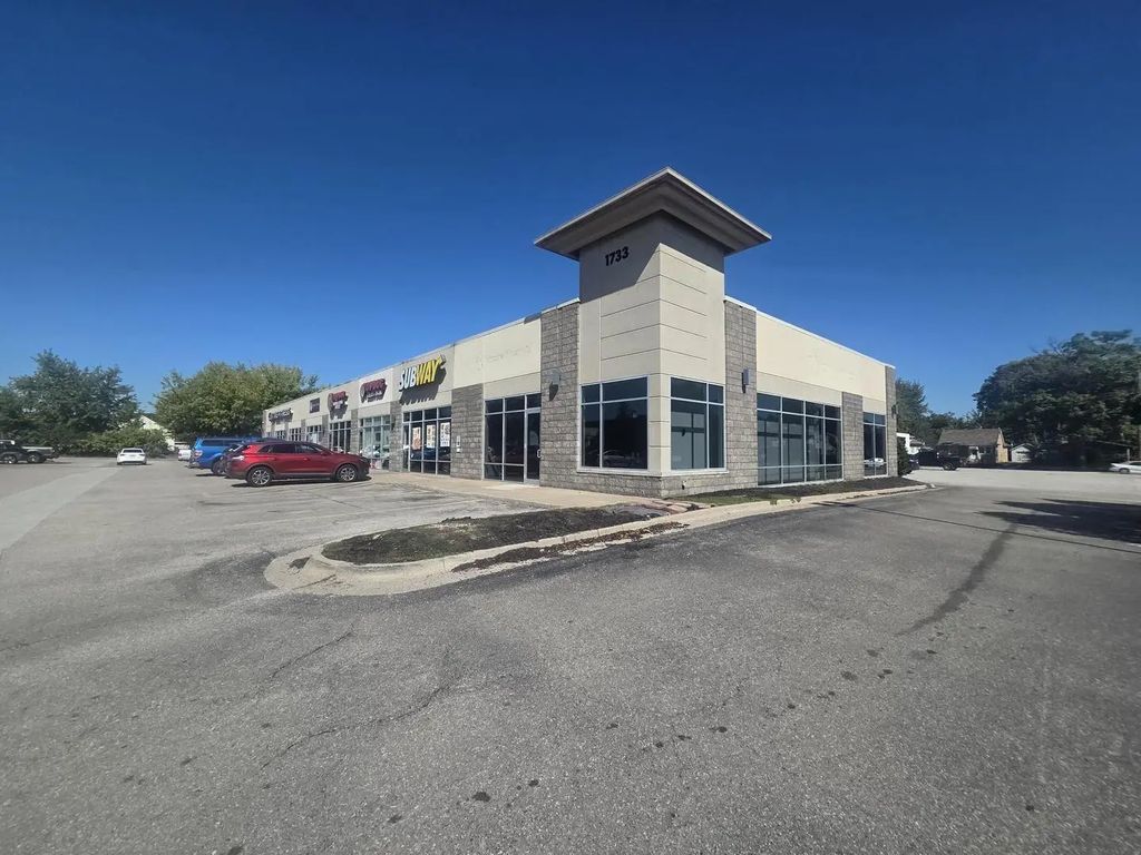1635 30th Street 103, Rock Island