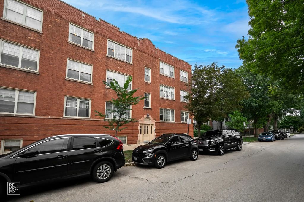 2546 W George Street 3, Chicago