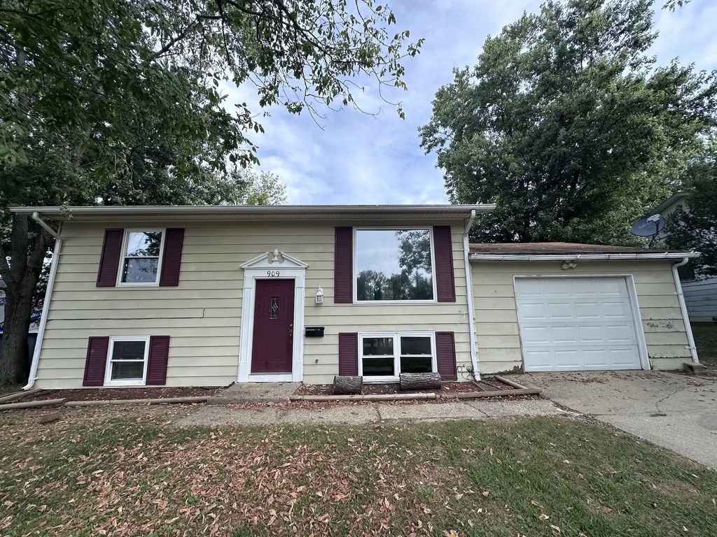 909 Sunset Ridge, Danville