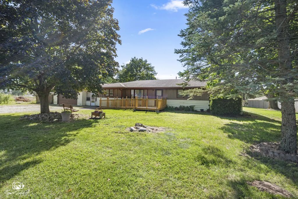5808 E 3420s Road, St. Anne