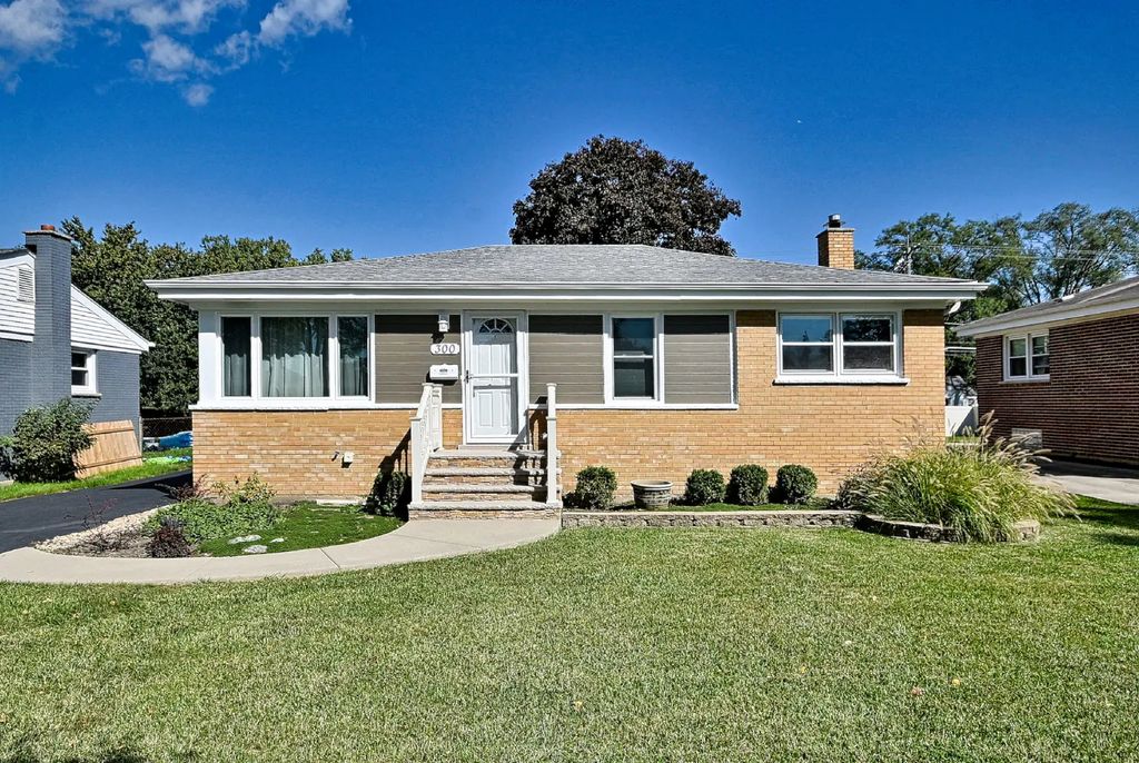 300 Wisconsin Drive, Des Plaines
