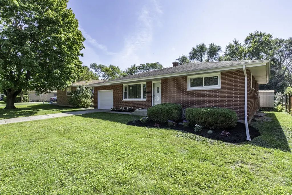 2701 Brnot Avenue, Waukegan