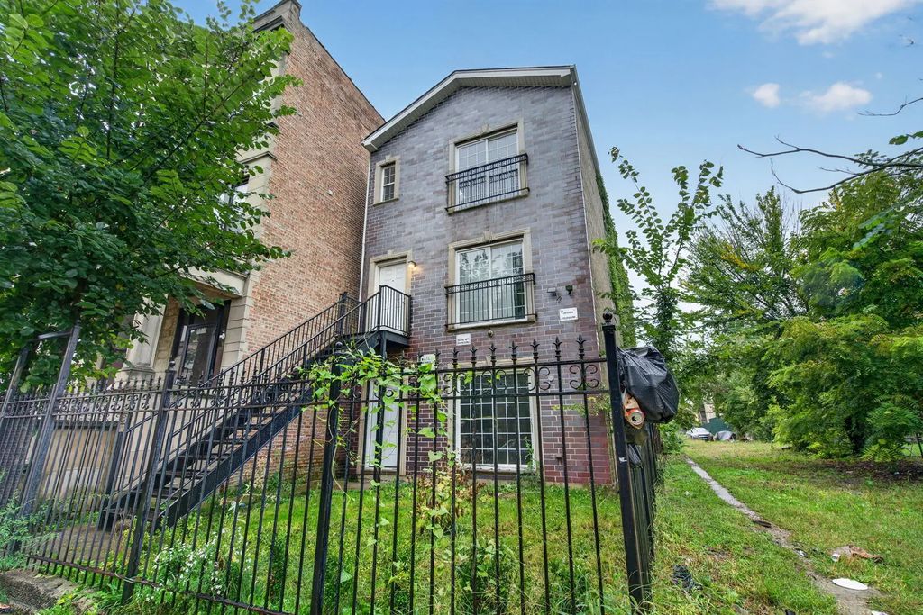 1230 S Lawndale Avenue, Chicago