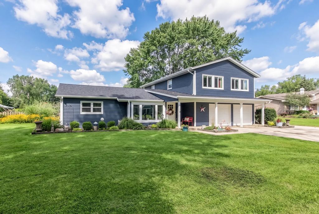 1012 Martha Street, Elk Grove Village