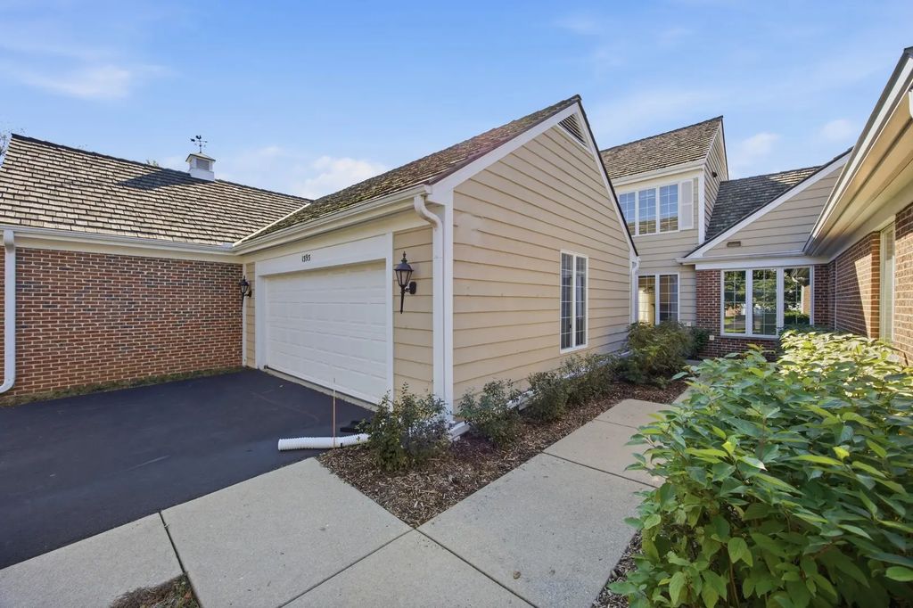1393 Shire Circle 2, Inverness