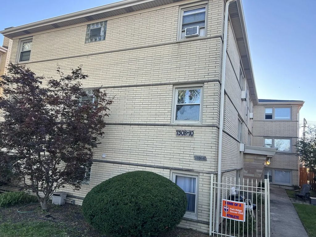 7310 N Harlem Avenue 102, Chicago