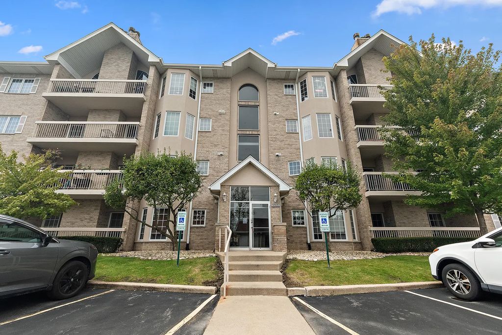 7747 Bristol Park Drive 1se, Tinley Park