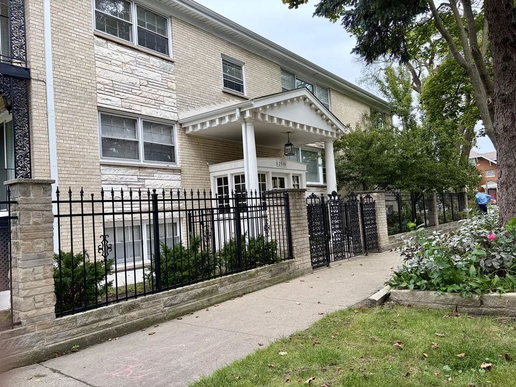 2538 W Arthur Avenue 2, Chicago