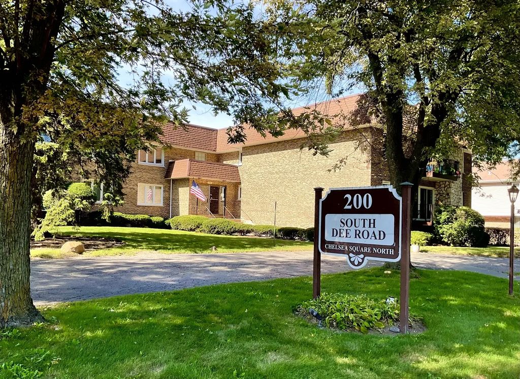 200 S Dee Road 1a, Park Ridge