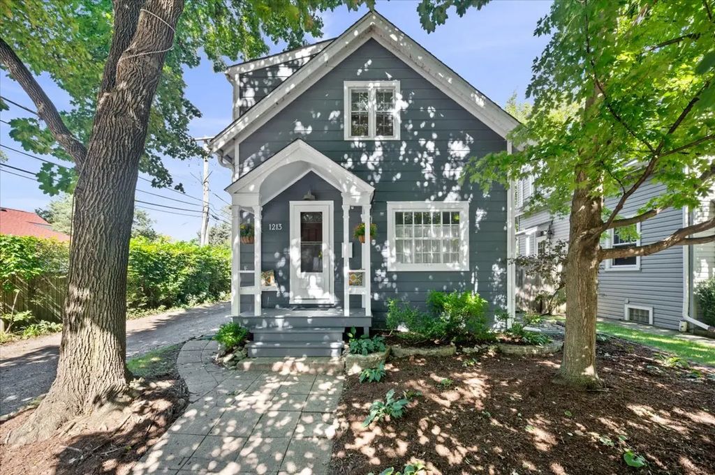1213 Oakton Street, Evanston