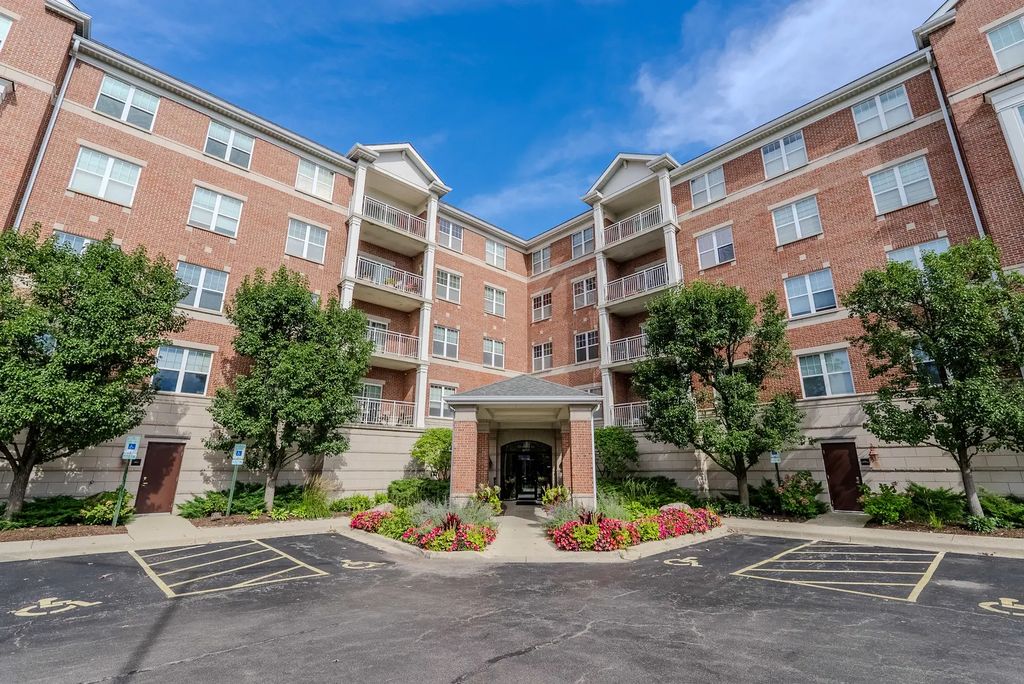 153 Pointe Drive 2201, Northbrook, 60062
