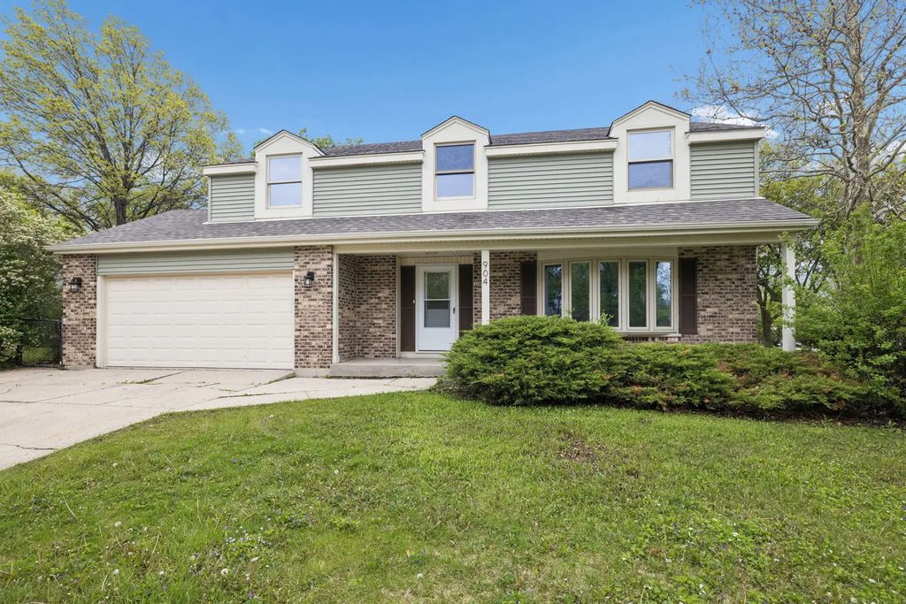 904 Iroquois Avenue, Naperville
