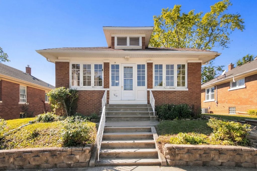 913 Clement Street, Joliet