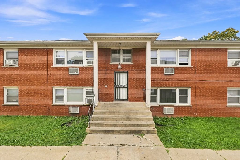 15018 Dorchester Avenue, Dolton